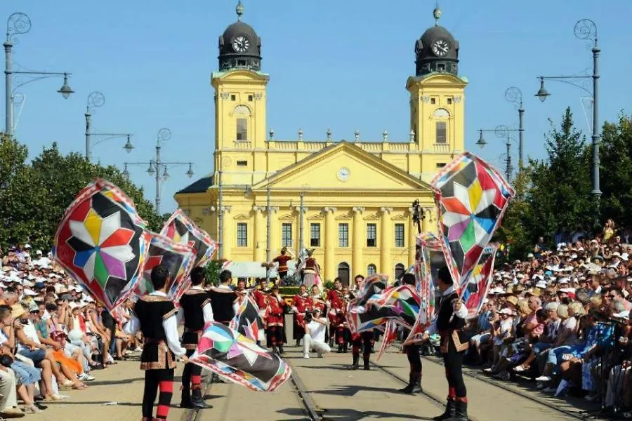 Visit Debrecen Apartman المجر