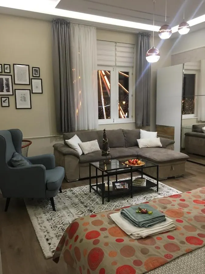 Visit Debrecen Apartman المجر